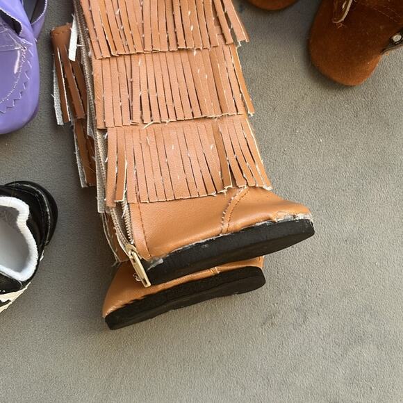 Lot of 6 pairs 18” doll shoes and cowboy hat - Picture 4 of 5